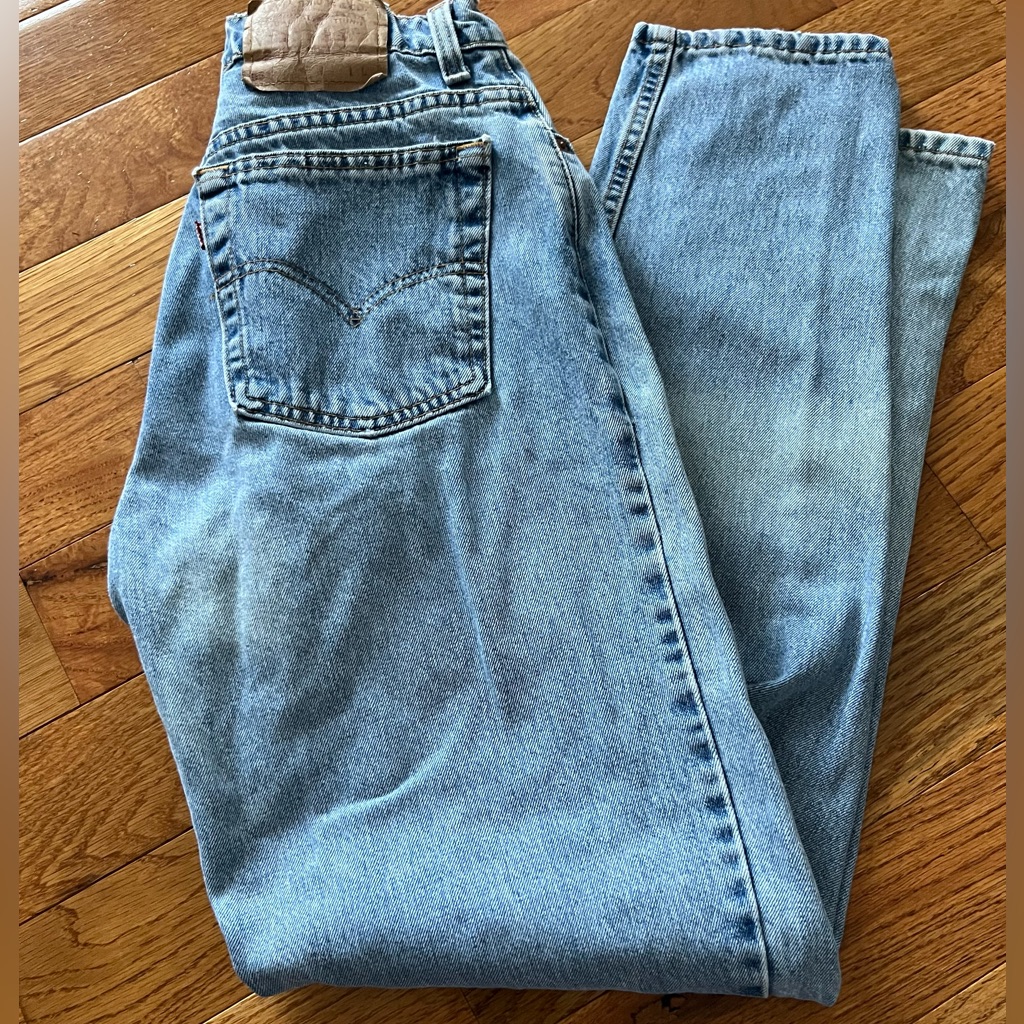 Vintage 90s Levi's Classic Blue Denim With Red Tag Tapered Leg Relaxed Fit